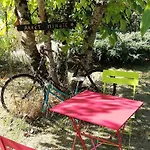 게스트하우스 Paysannerie Des Versanes - Et A La Ferme Tour-de-Faure