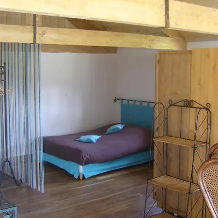 Paysannerie Des Versanes - Et 3* Tour-de-Faure