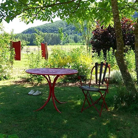 Gæstehus Paysannerie Des Versanes - Chambre Et Gite A La Ferme Tour-de-Faure