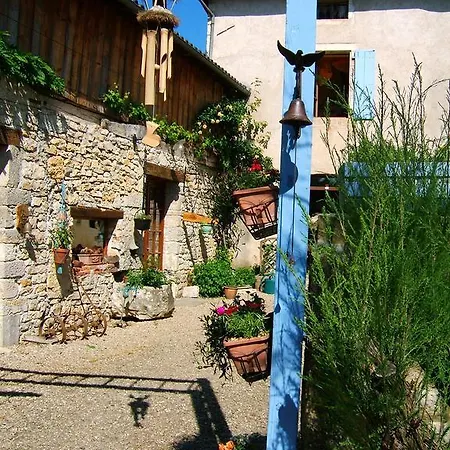 Paysannerie Des Versanes - Chambre Et Gite A La Ferme Tour-de-Faure